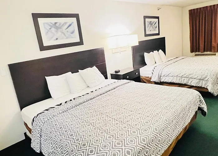 Pinckneyville Inn And Suites